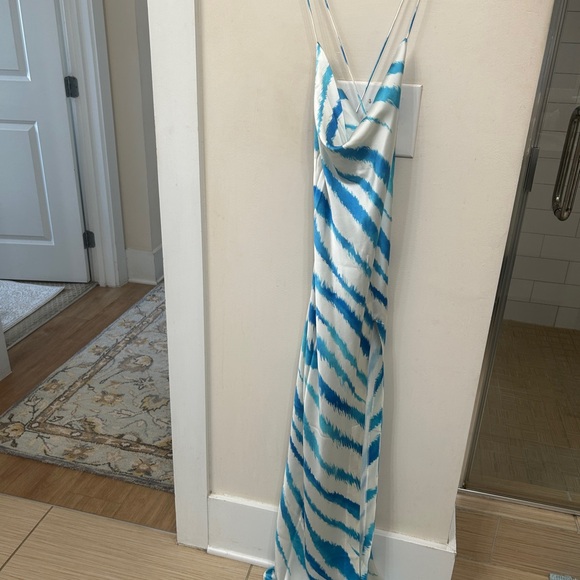 Retrofete gown - Picture 4 of 4